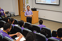 Dr. Victor Zheng, Assistant Director of Hong Kong Institute of Asia-Pacific Studies, shares his research insights with staff and students of the three universities (Photo credit: Mr. Kelvin Ao)